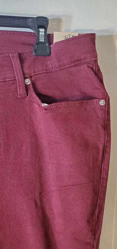 Levi's Plus Classic Straight Jeans Windsor Wine- Size 18W