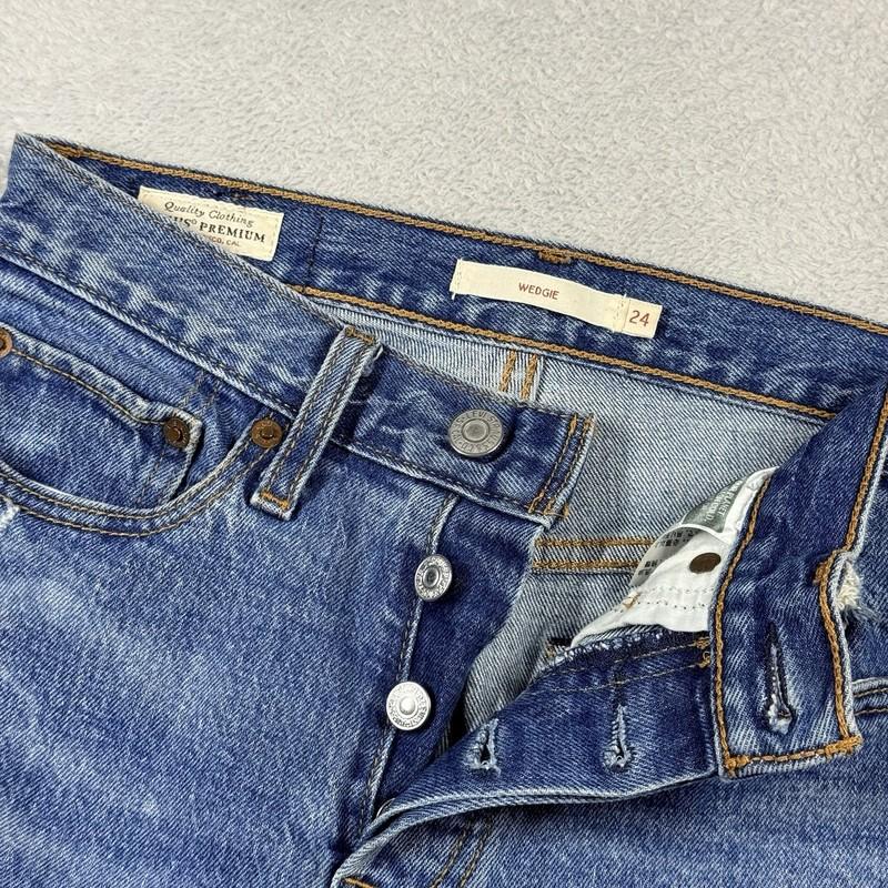 Levi's Premium Wedgie Straight Size 24 Jeans Button Fly Medium Wash Distressed