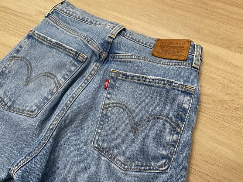 Levi’s Ribcage Straight Ankle Jeans Women’s 27 Premium High Rise Distressed