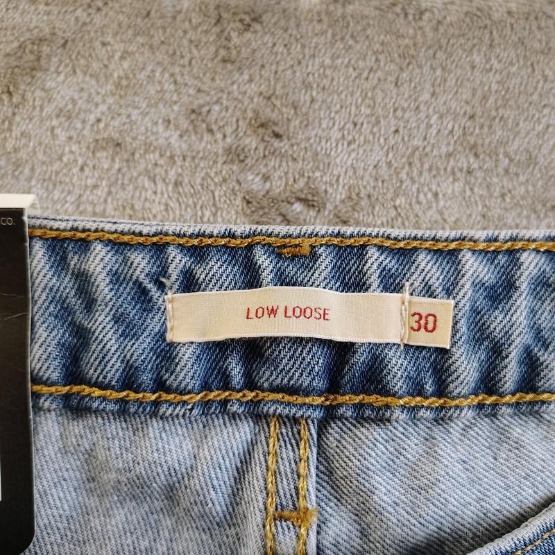 Levi’s Women’s Low Loose Premium Jeans 30x32 Light Wash Brand New With Tags