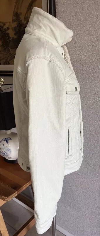 Levi’s Women’s Mint Green Corduroy Sherpa Lined Trucker Short Jacket Sz M EUC