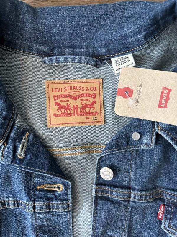 Levi Strauss-Original Trucker Denim Jacket Women’s 4X - Medium Blue - New Tags