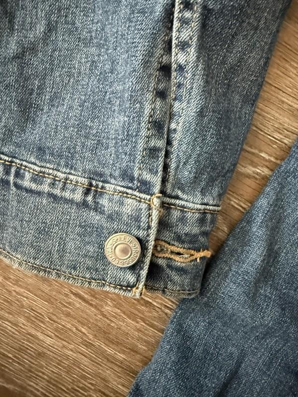 Levi Strauss-Original Trucker Denim Jacket Women’s 4X - Medium Blue - New Tags