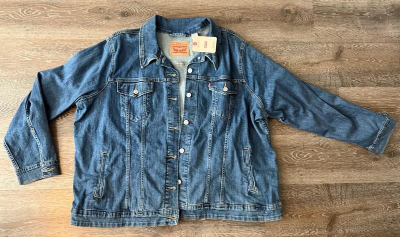 Levi Strauss-Original Trucker Denim Jacket Women’s 4X - Medium Blue - New Tags