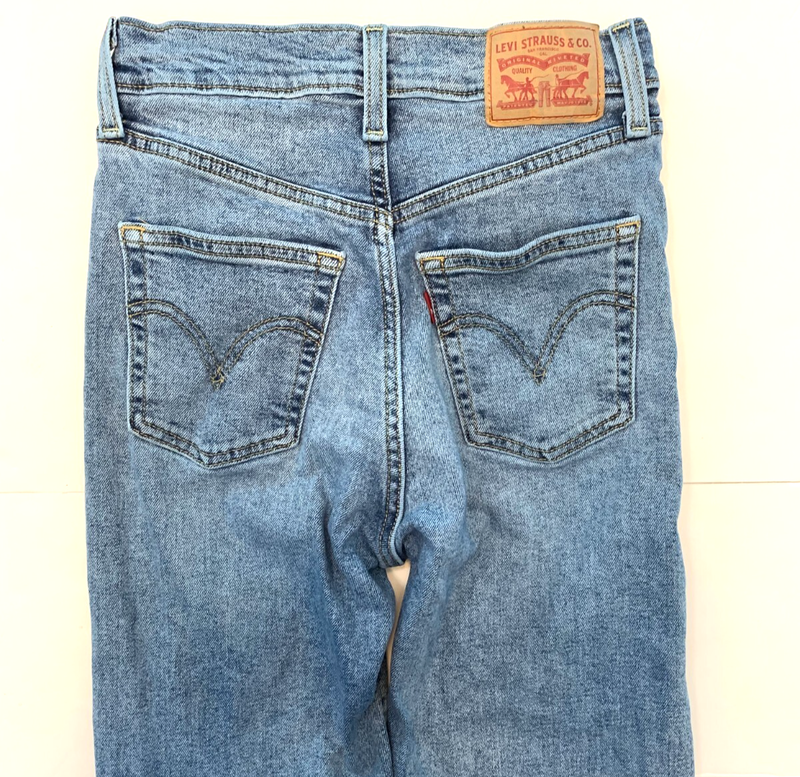 Levis Jeans Ribcage Straight Womens 25 High Rise Button Fly Relaxed Denim