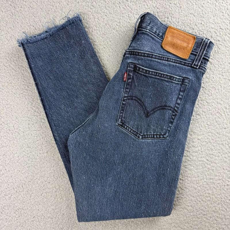 Levis Jeans Women 28 Blue Wedgie Raw Hem Stonewash High Rise Slim Straight Denim