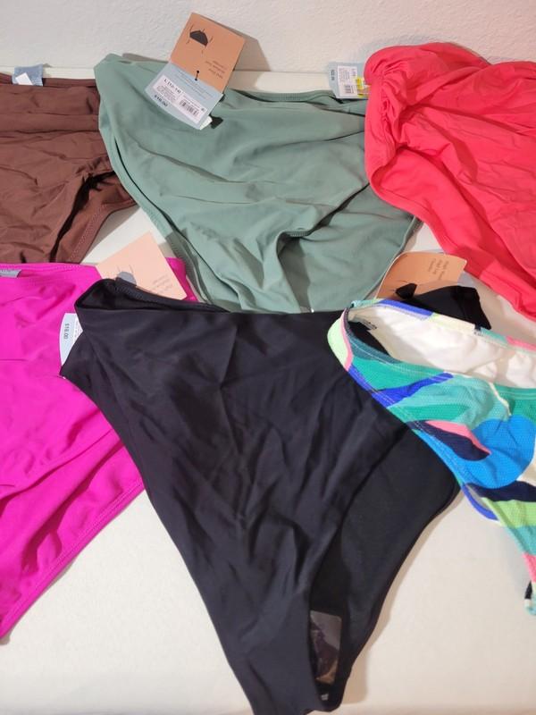 Lot Of 10 Women's Target Swim Bottoms Size L. Brand New ²⁸