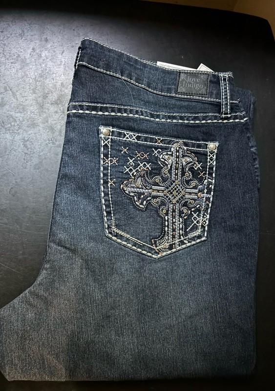 Love Indigo Women’s Embellished Mid Rise Bootcut Jeans Size 14 Tall NEW Tags