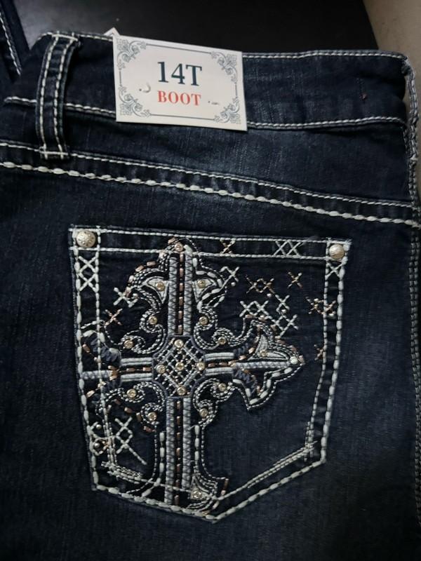 Love Indigo Women’s Embellished Mid Rise Bootcut Jeans Size 14 Tall NEW Tags