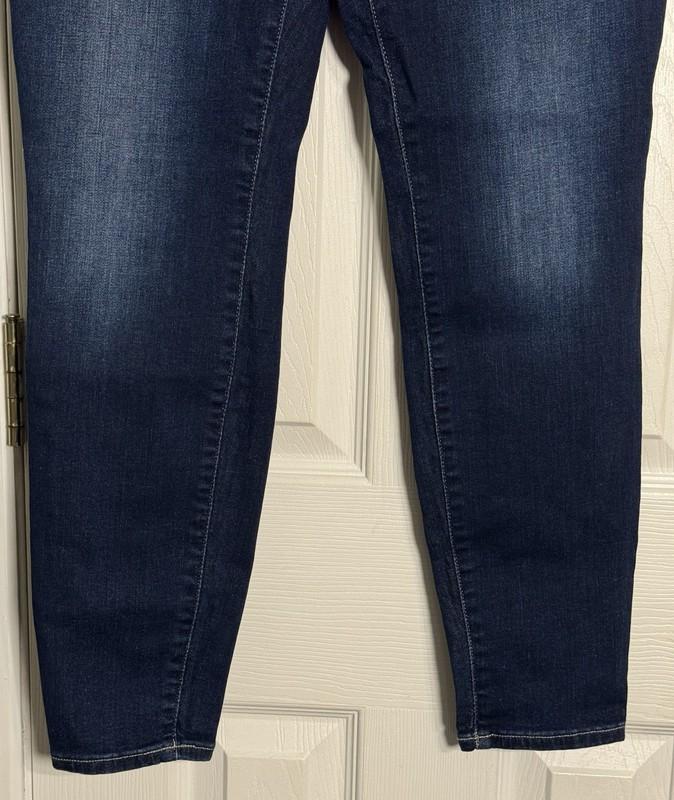Lucky Brand Mid Rise Super Skinny Ava Jeans 2 Button Closure Dark Wash Size 8