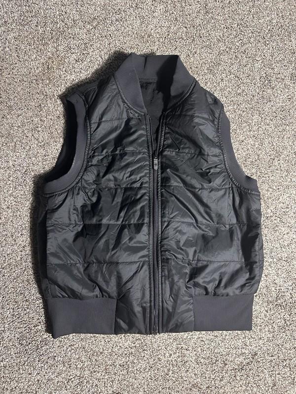 Lululemon Running Vest Women Black Size 4 Zip Pockets Reversible