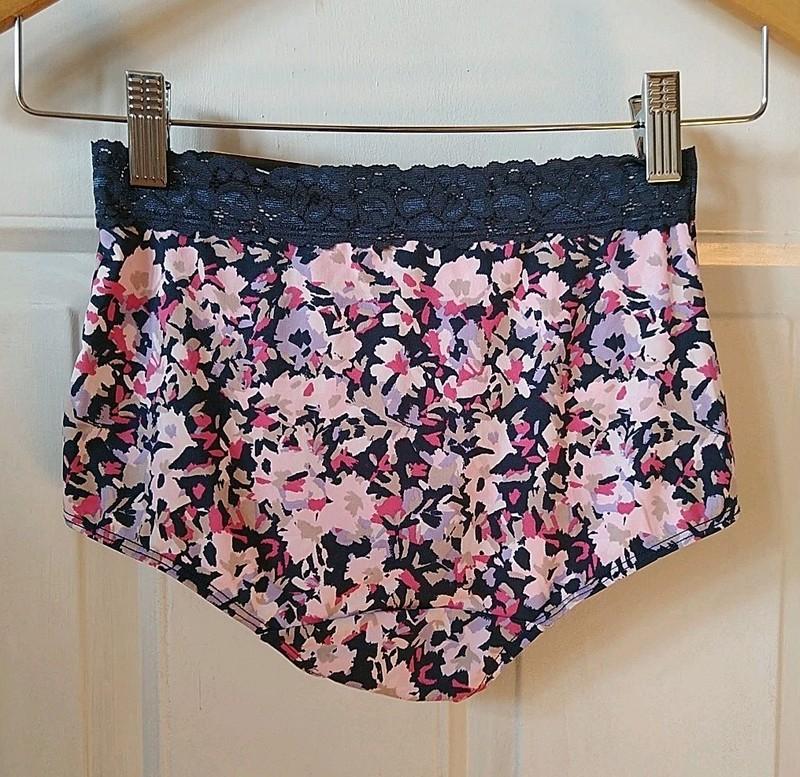 MAIDENFORM FLORAL AND LACE BOYSHORT PANTY SIZE S