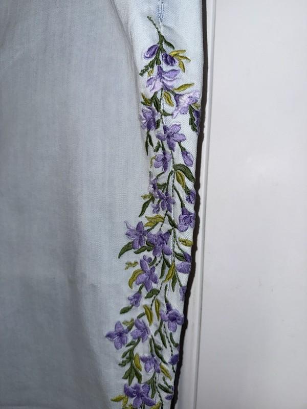 Martha Stewart Purple Floral Embroidered Light Wash Jeans 20W NWOT