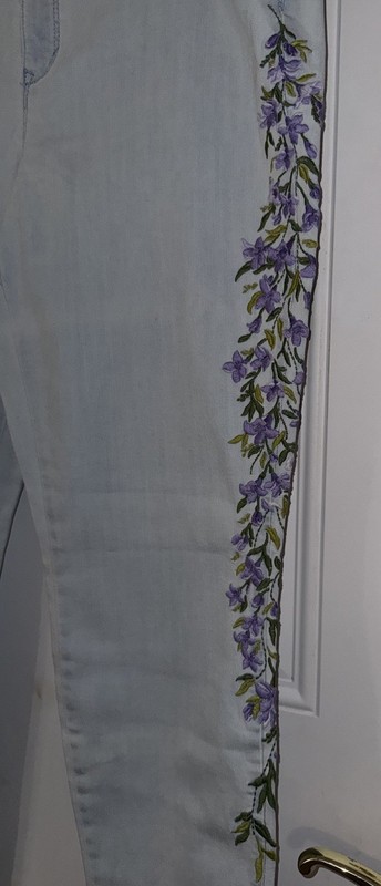 Martha Stewart Purple Floral Embroidered Light Wash Jeans 20W NWOT