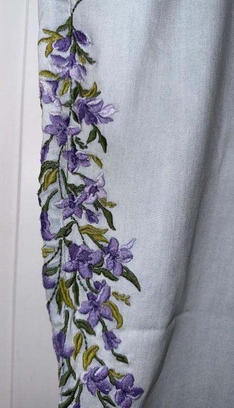 Martha Stewart Purple Floral Embroidered Light Wash Jeans 20W NWOT
