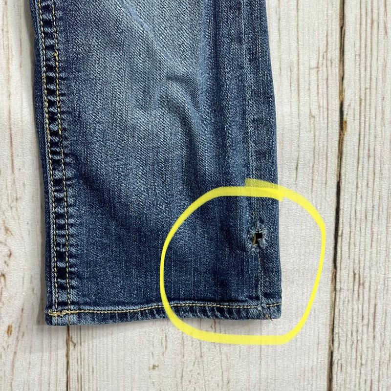 Maurices Cropped Jeans Women Junior Size 5 Dark Blue Denim Cotton Blend FLAW