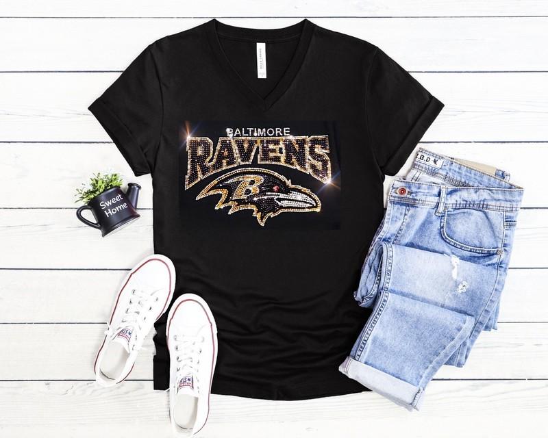 New Baltimore Ravens Rhinestone Relaxed Fit Womens Sizing VNeck T-shirt S - 4X