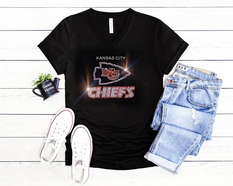 New Kansas City Chiefs Rhinestone Relaxed Fit Womens Sizing VNeck T-shirt S - 4X