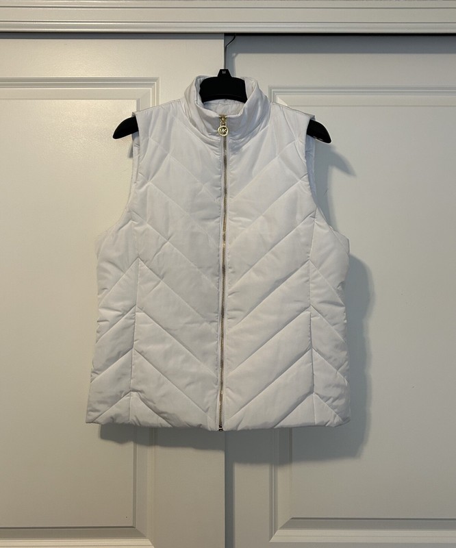 NEW Michael Kors Medium Bright White Puffer Quilted Vest MK Charm Women’s $125