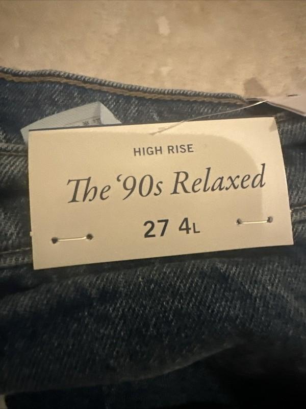 NEW NWT Abercrombie & Fitch The ‘90s Relaxed Jean High Rise Size 27 / 4L
