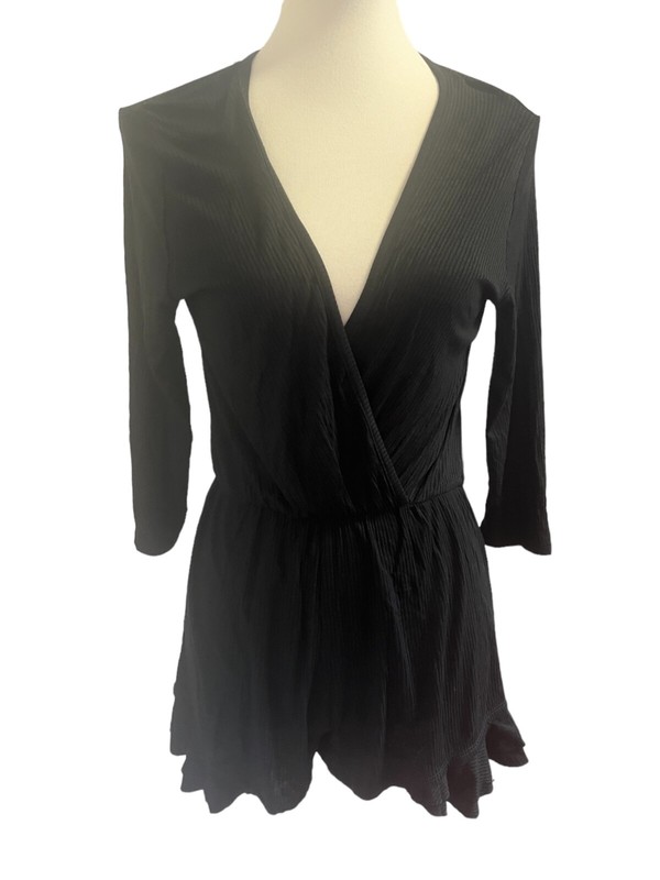 New Rolla Coaster Black Long Sleeve Shorts Romper Size Medium Soft Ribbed NWT