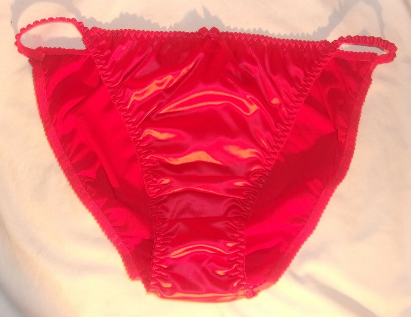 NEW SEXY STRING BIKINI PANTIES SIZE M / L 80s STYLE LOOK HOT FEEL COMFY