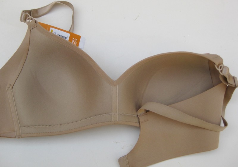 New Warners Invisible Bliss Blissful Benefits Wirefree Foam Cup Bra Pick 1