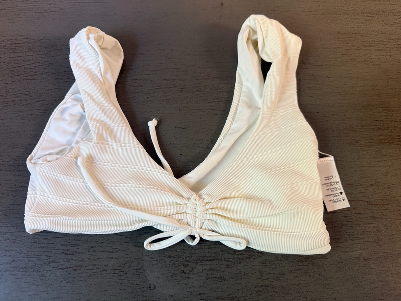 NEW white textured L SPACE swimsuit bikini top size small