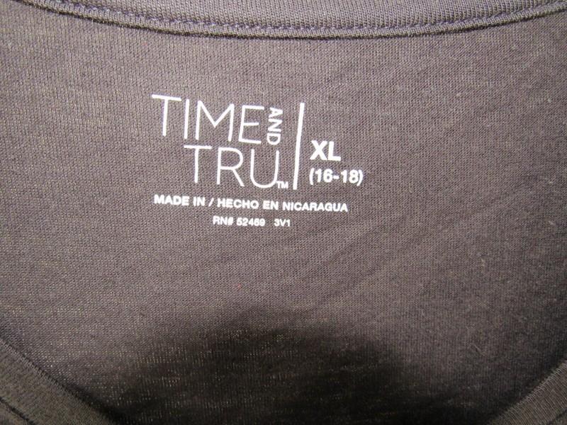 New Women Time And Tru V Neck T Shirt Size XL 16 18 Black Pull Over Short Sleeve