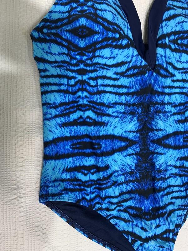 Nine West Women’s Blue Tiger Stripe One Piece Swim Suit Size XL Lined Padded