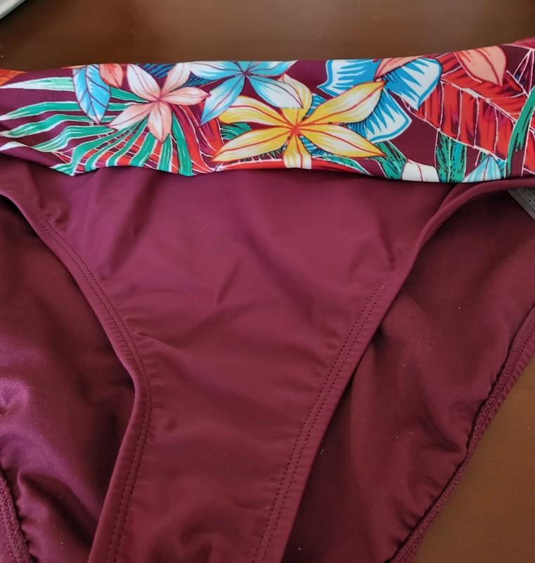 NTO THE BLEU Swim Bottom With Floral Accent Waist (size 82)