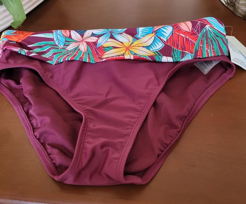 NTO THE BLEU Swim Bottom with Floral accent Waist (size 82)