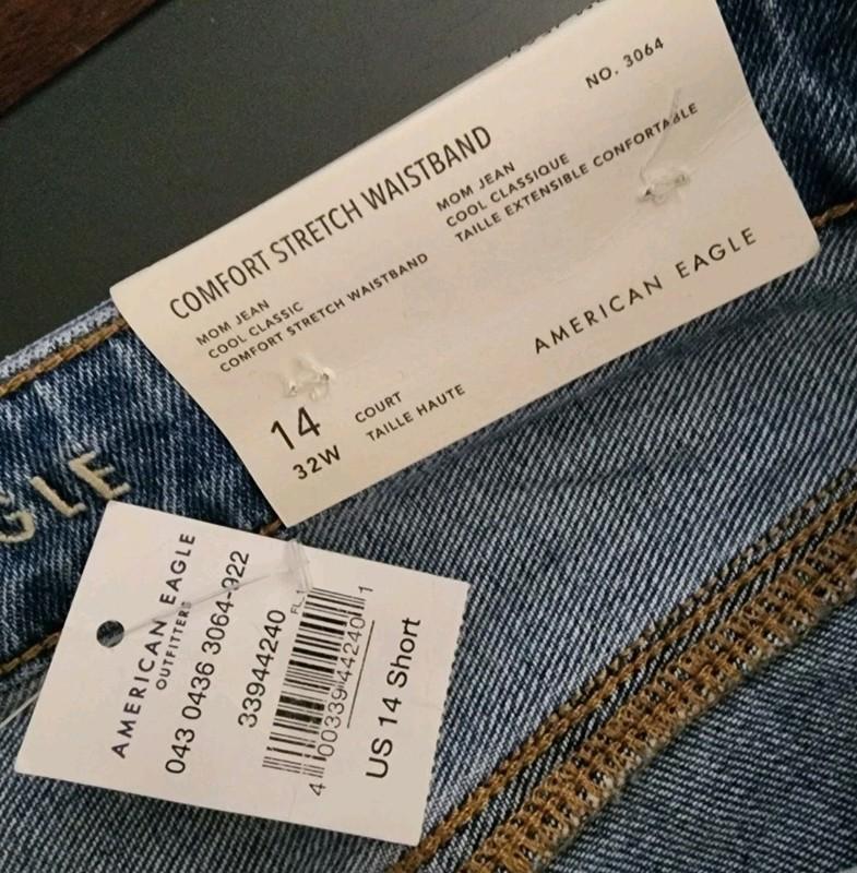 NWT American Eagle Jeans Womens 14S Blue Mom Jean Distressed Comfort Stretch
