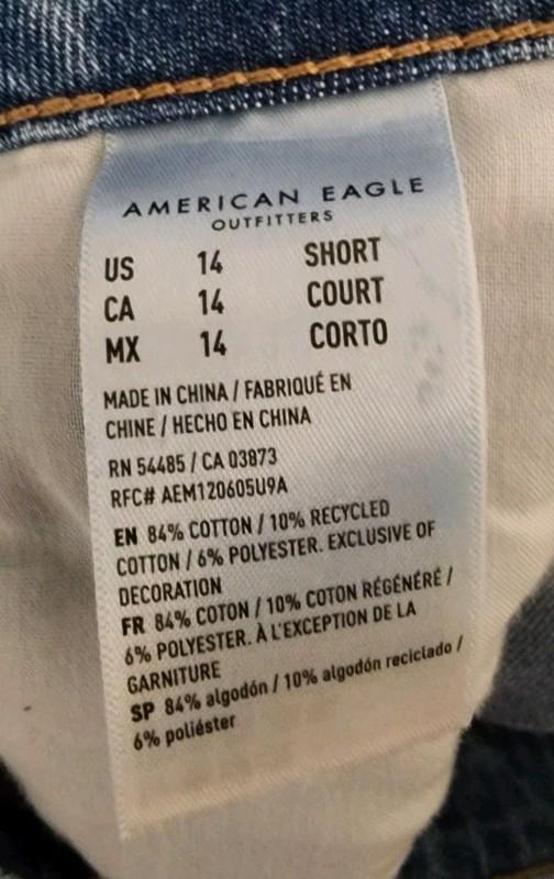 NWT American Eagle Jeans Womens 14S Blue Mom Jean Distressed Comfort Stretch