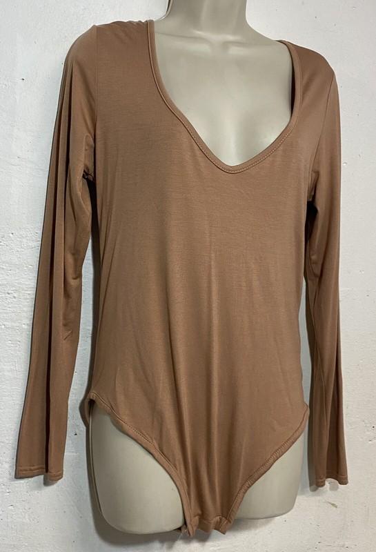NWT Boohoo Size 10 Bodysuit Tan Jannie Long Sleeve V-Neck Stretch