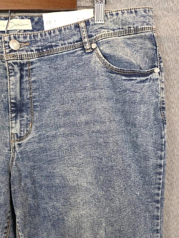 NWT Cato EST 1946 Jeans Straight Mid Rise Ankle Frayed Hem Acid Wash Womens 16
