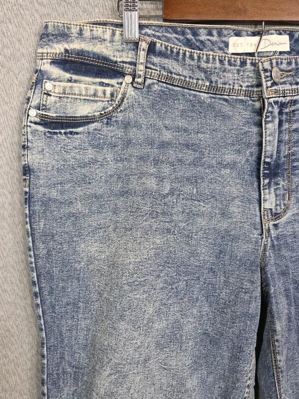 NWT Cato EST 1946 Jeans Straight Mid Rise Ankle Frayed Hem Acid Wash Womens 16