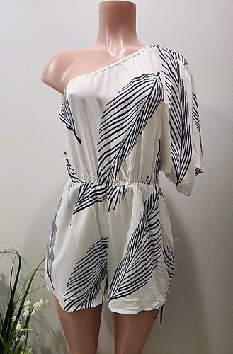 NWT Cupshe Blue Tropical Leaves Ehite Color Romper Size Medium