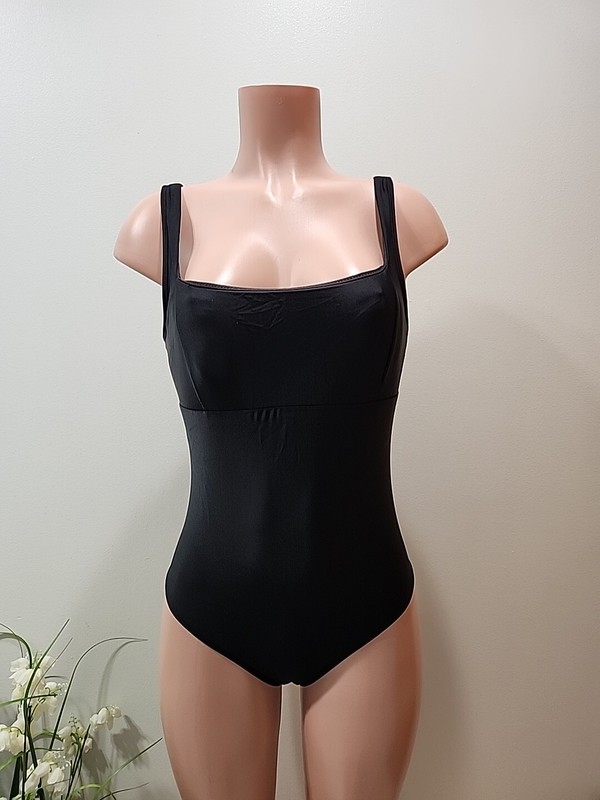 NWT Cupshe Womens One Piece Swimsuit Size Small Black Color
