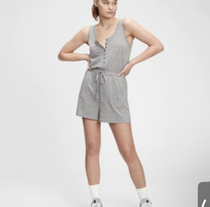 NWT Gap Sleeveless Henley Romper - Henley Grey - Size Large