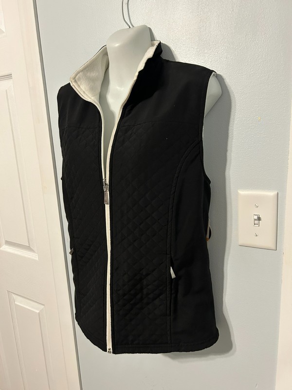 NWT Karen Scott Sport Black/Eggshell Reversible Zipper Front Vest Size Small