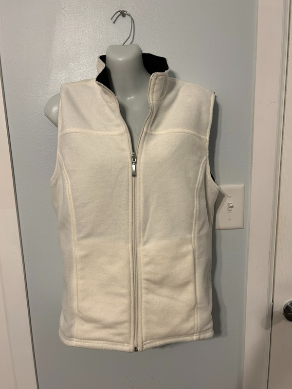 NWT Karen Scott Sport Black/Eggshell Reversible Zipper Front Vest Size Small