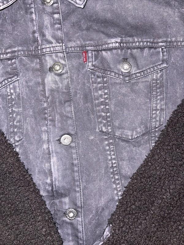NWT Levi's Acid Washed Sherpa Sleeve Trucker Jacket Womens XL Black $180. F4