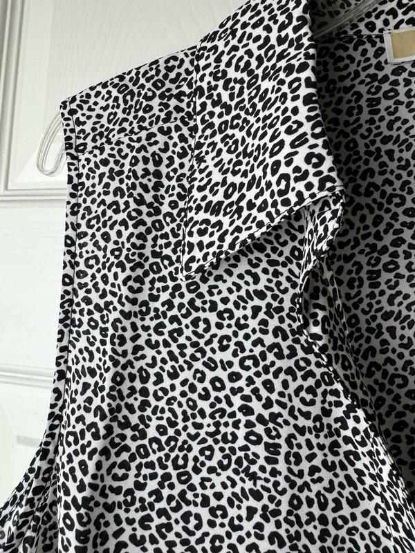 NWT Michael Kors Plus 1x Sleeveless Blouse Top V-Neck Leopard Bone/Black $98