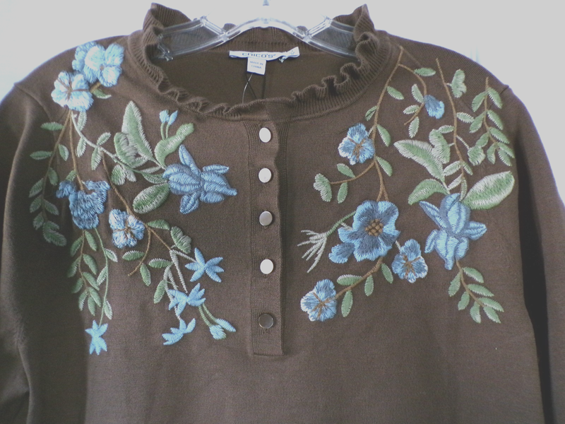 NWT NEW CHICO'S FALL SZ 1 / MEDIUM 8-10 EMBROIDERED HENLEY SWEATER BROWN $119.50