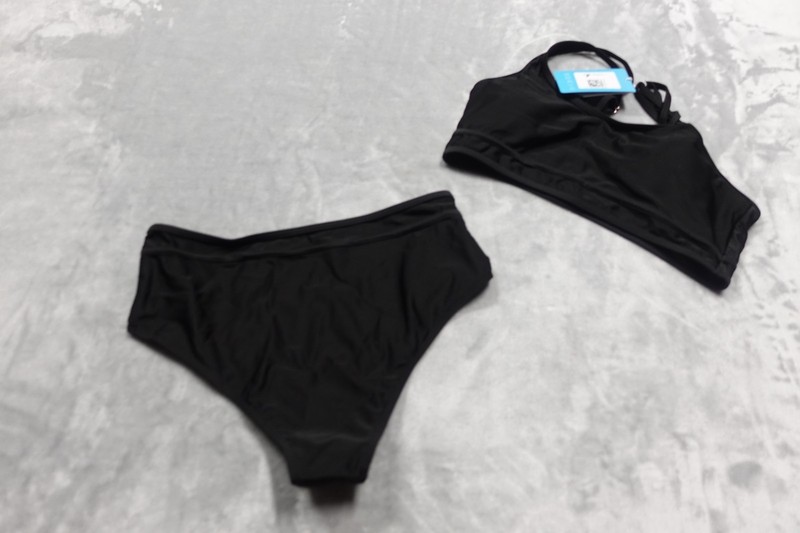 NWT Size Large Cupshe Women's Size 2 Black Halterneck Bikini Set Top & Bottom
