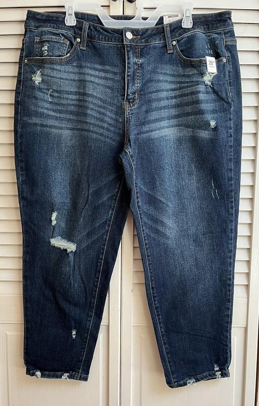 NWT Time and Tru Sz 18 Slim Mid-Rise Boyfriend Crop Distressed jeans Pants