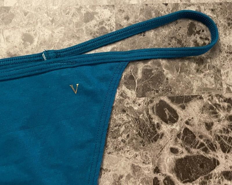 NWT VICTORIA'S SECRET M TURQUOISE BLUE GOLD LOGO STRETCH V STRING THONG PANTIES