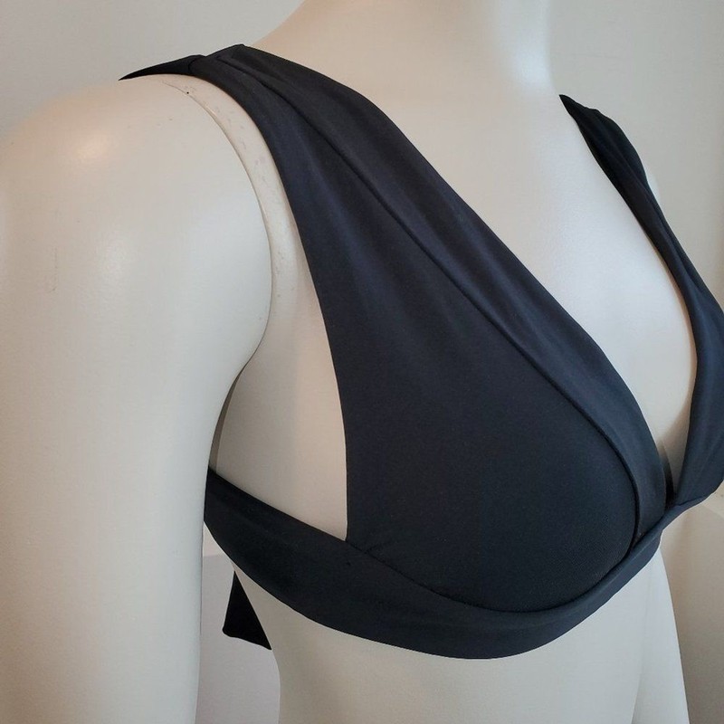 NWT Vitamin A Magnolia V Neck Bikini Top Swimsuit Womens Size 12/D/XL Minimalist