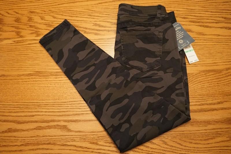 NWT WOMEN' S DEMOCRACY JEANS "Ab"solution Booty Lift Jegging Gray Black Camo $78